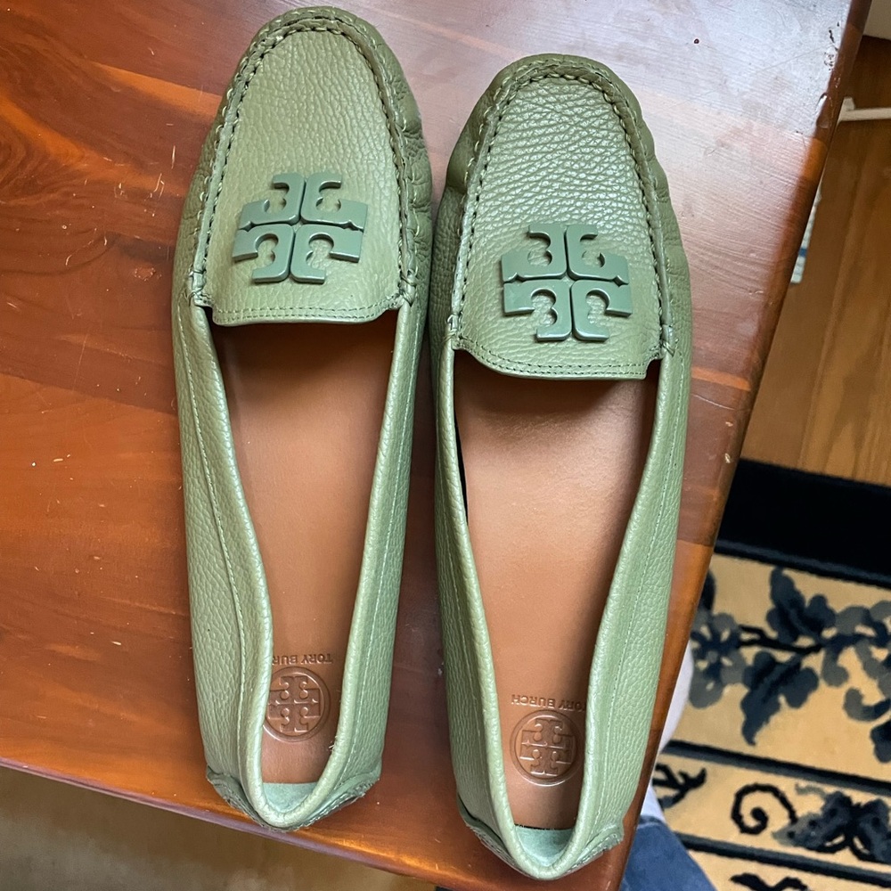 Tory Burch Green Leather Loafers